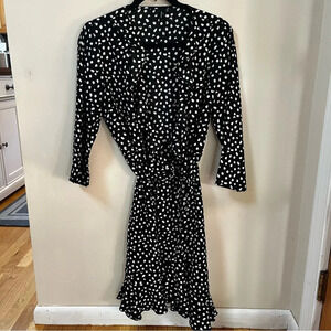 Vera Moda Polka Dot Wrap Dress with 3/4 sleeves. With Ruffles Size Large. NWOT